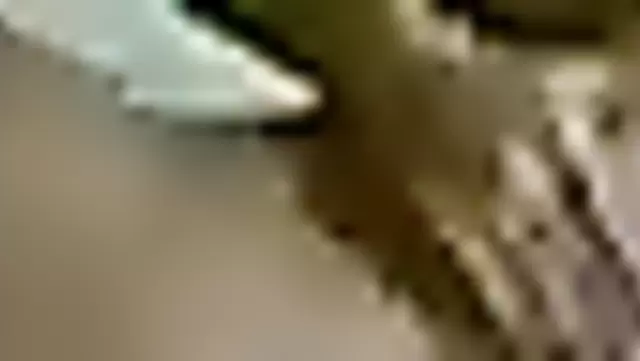 Kazakistanlı koca ev yapımı porno çekiyor.