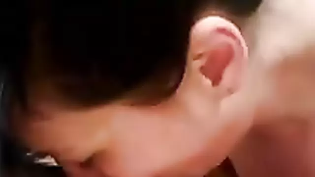 Olgun Kazak Komşunun Kızını Sikiş