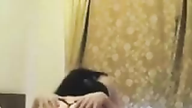 Karısı evli Kazak erkeğiyle sikişiyor.