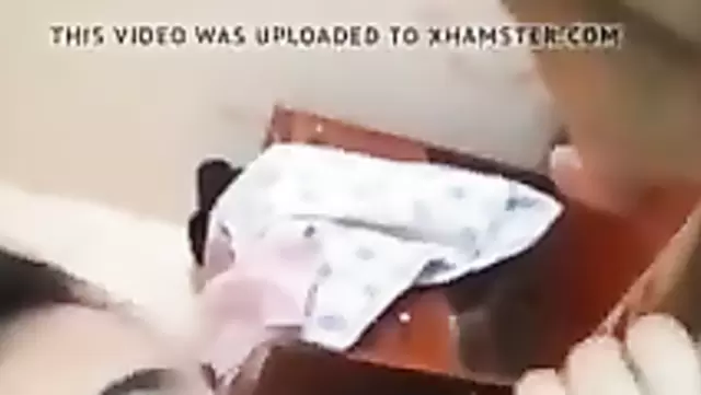 Kazakistanlı komşunun karısını ağzında sikişle dağıttı